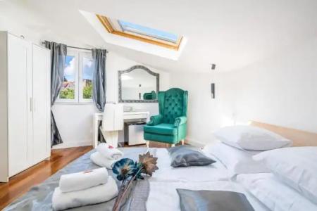 Galeria Valeria Seaside Downtown - MAG Quaint & Elegant Boutiques - 37