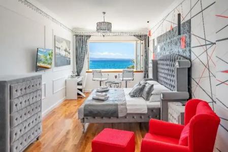 Galeria Valeria Seaside Downtown - MAG Quaint & Elegant Boutiques - 170