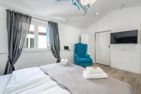 Galeria Valeria Seaside Downtown - MAG Quaint & Elegant Boutiques - 136