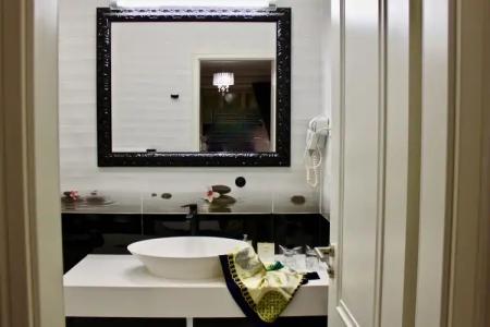 Galeria Valeria Seaside Downtown - MAG Quaint & Elegant Boutiques - 204