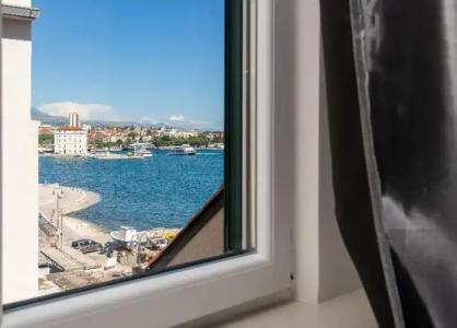 Galeria Valeria Seaside Downtown - MAG Quaint & Elegant Boutiques - 134