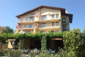 Villa Omiros, Бяла