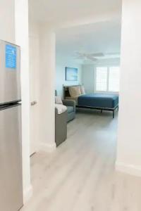 Georgian Inn Beach Club - 39