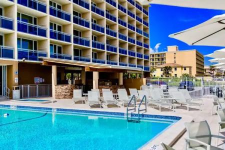 Georgian Inn Beach Club - 4