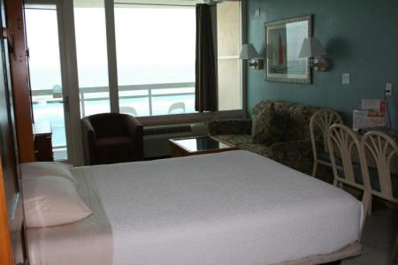 Georgian Inn Beach Club - 2