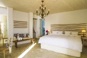 Iconic Santorini, a Boutique Cave Hotel, Имеровигли