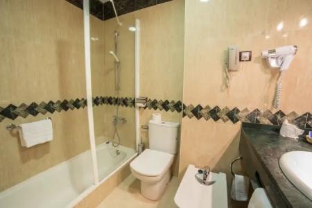 La Familia Gallo Rojo - 33