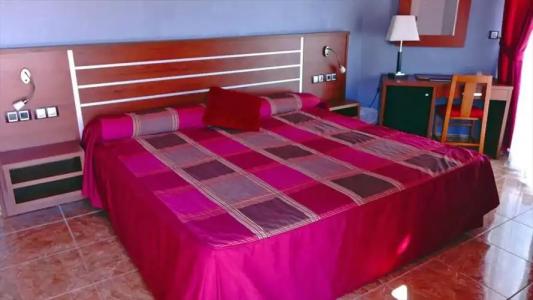 La Familia Gallo Rojo - 6