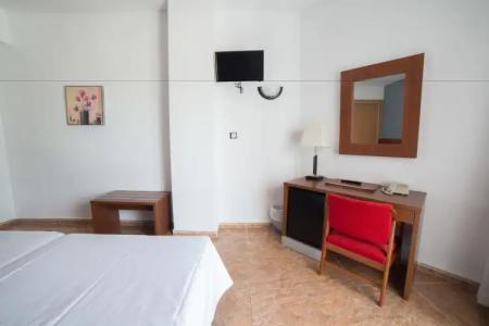 La Familia Gallo Rojo - 32