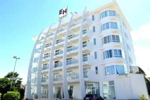 Hotel «Excelsior», Васто