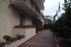 Hotel «San Nazario», Варацце