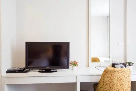 Aphrodite Inn Bangkok - 5