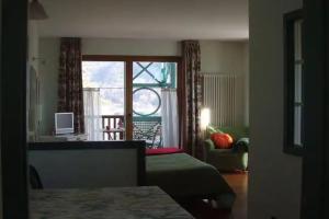 Отель «Club», Тенно