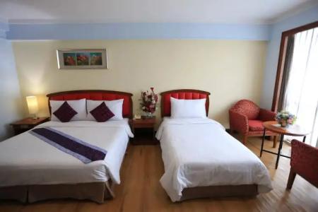 Karnmanee Palace - 4