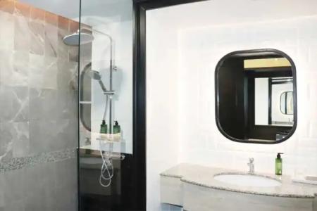 Karnmanee Palace - 16