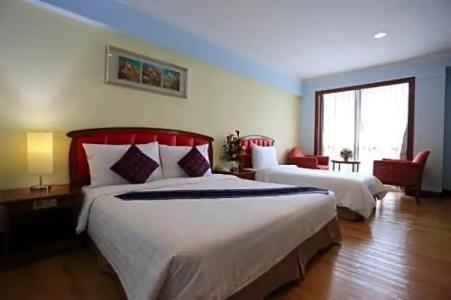 Karnmanee Palace - 31