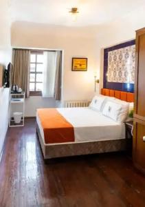 Old City Luxx Boutique - 11