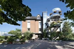 Hotel Caselle, Сан-Ладзаро-ди-Савена