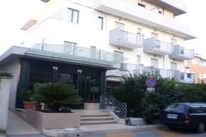 Hotel «La Perla», Розето-дельи-Абруцци