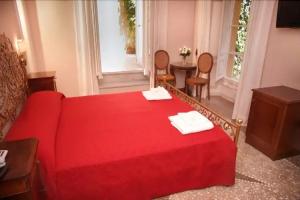 Гостевой дом «Domus Real Cardello», Рим