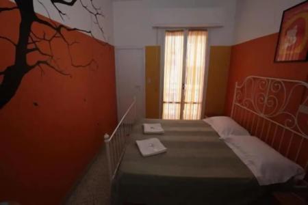 Sunflower Beach Backpacker Hostel - 4