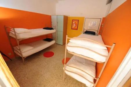 Sunflower Beach Backpacker Hostel - 52