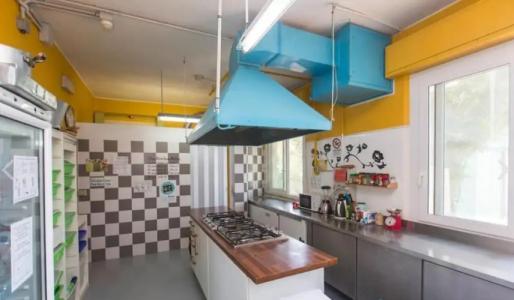 Sunflower Beach Backpacker Hostel - 23