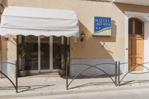 Hotel «Alfiero», Порто-Санто-Стефано