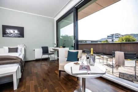 The Flag züRich - 180