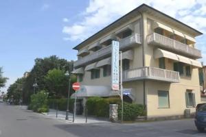 Hotel «Nettuno», Марина ди Пьетрасанта
