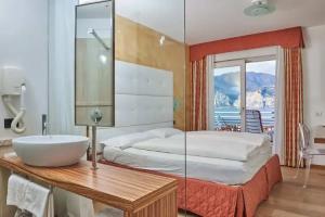 Hotel «Capri», Мальчезине