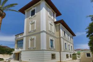 Hotel «900», Джулианова