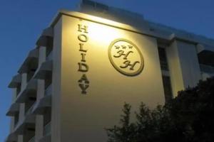 Hotel «Holiday», Каттолика