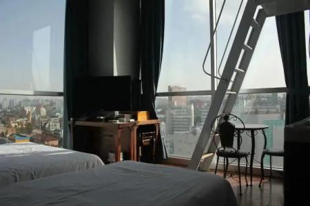 Myeongdong Merlin - 82