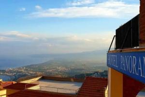 Кастельмола - Гостиницы