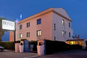 Hotel «Mediterraneo», Латина