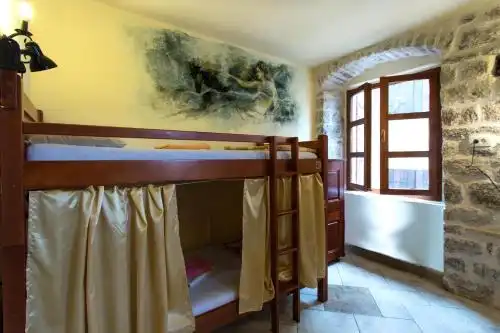 Old Town Youth Hostel - 0
