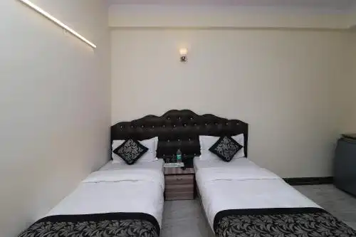 Oyo 12419 Silver Shine - 6