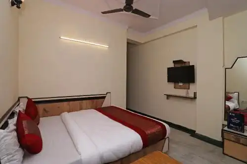 Oyo 12419 Silver Shine - 2