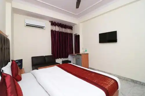 Oyo 12419 Silver Shine - 11