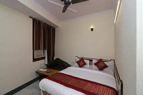 Oyo 12419 Silver Shine - 10