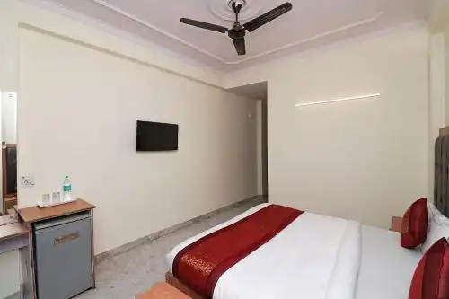 Oyo 12419 Silver Shine - 13