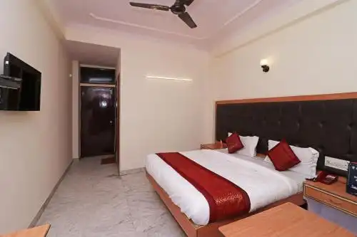 Oyo 12419 Silver Shine - 12