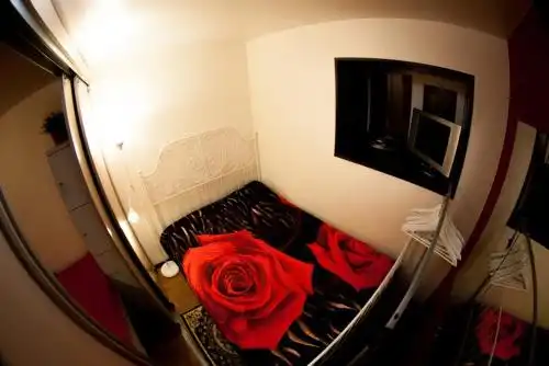 Four Rooms Hostel - 32
