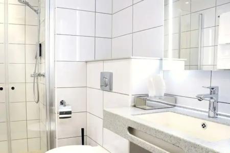 Clarion Collection Victoria - 8