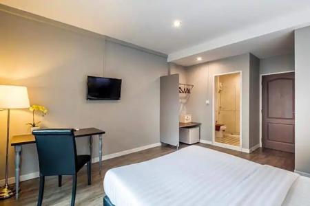 At Hua Lamphong - 43