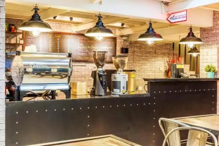 At Hua Lamphong - 21