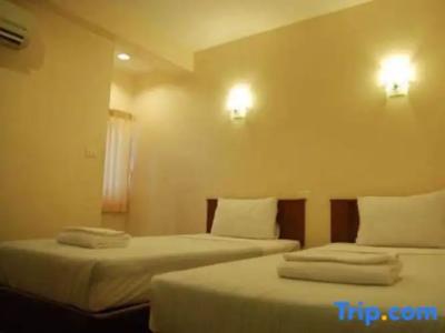 Rambuttri House - 37