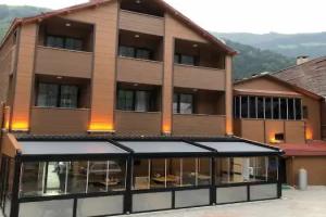 Onal Motel, Узунгёль