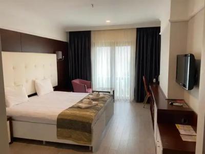 Paradise Island - 100